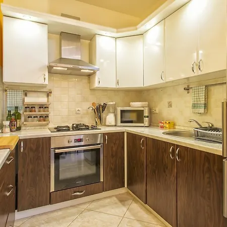 Apartment Living With Nature Pula